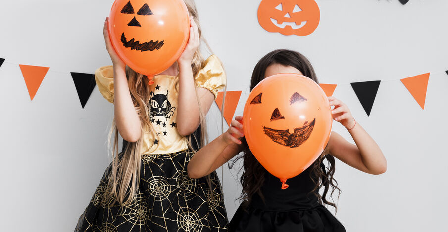 Distribution de bonbons par les commerçants pour Halloween