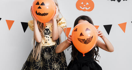 Distribution de bonbons par les commerçants pour Halloween