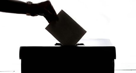 Absent le jour du vote ? Pensez à la procuration